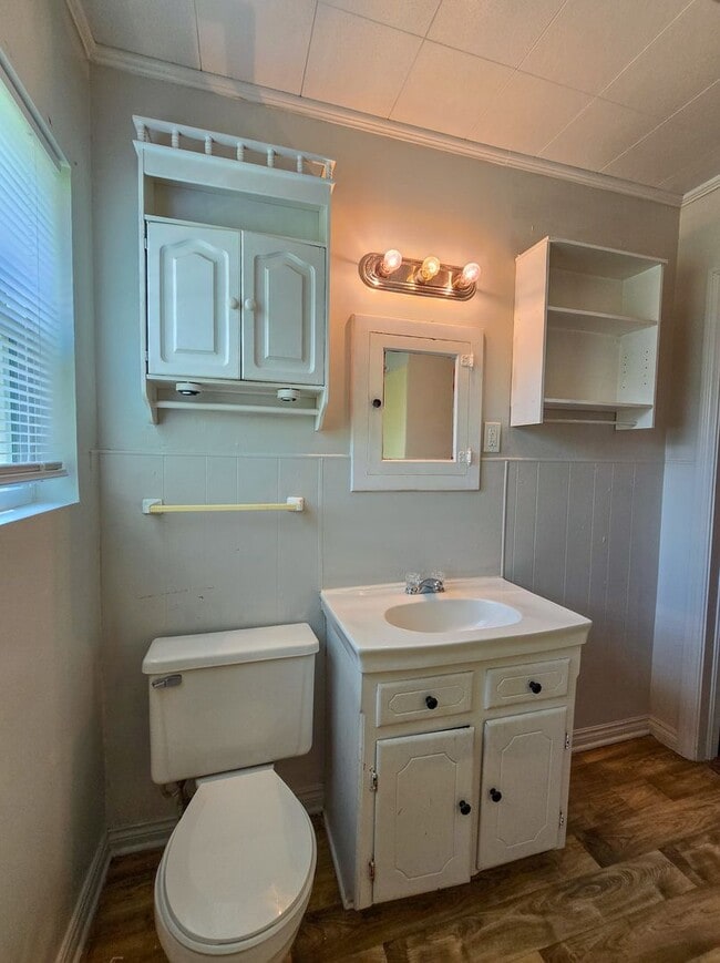 Building Photo - Cute 2 bedroom & 1 bath Home in Shawnee!