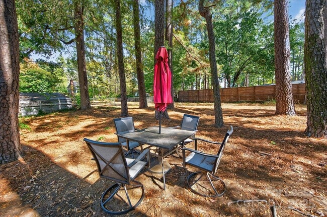 Building Photo - 10917 Blue Heron Dr