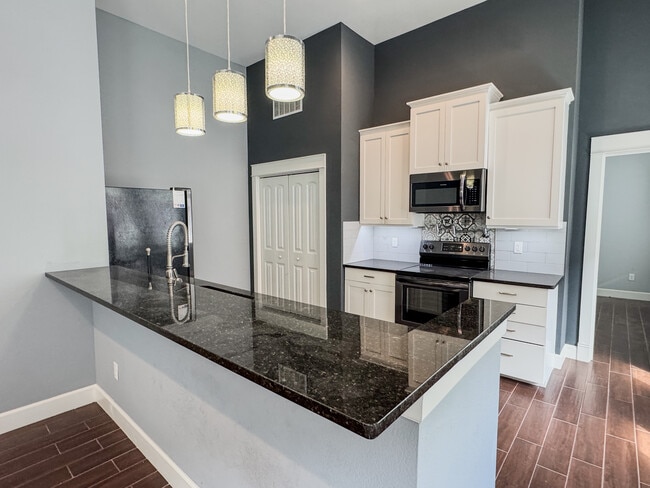 Building Photo - 2901 Lee St