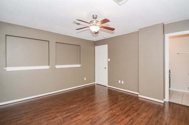 Building Photo - 737 Davis Rd