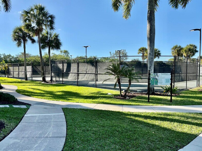 Building Photo - 5865 NW 125th Ave