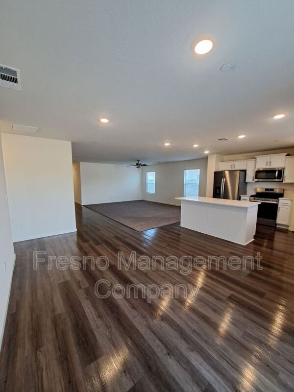 Building Photo - 1580 Concord Ave