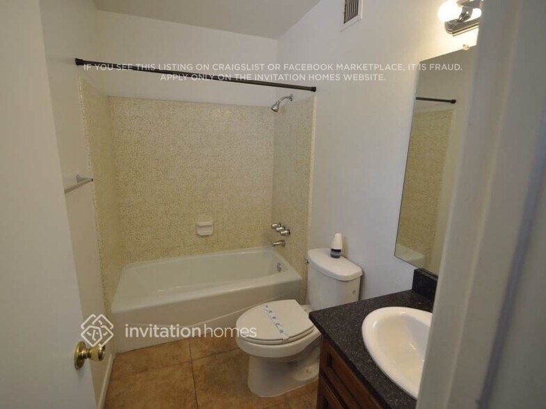 Building Photo - 4619 W Saguaro Dr