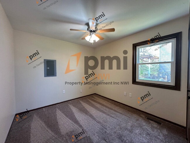 Building Photo - 404 Saginaw Dr