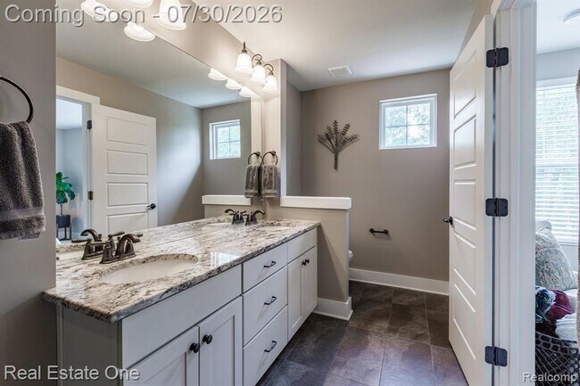 Building Photo - 2785 Hartwick Dr