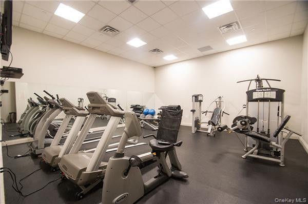 Building Photo - 220 W 148th St