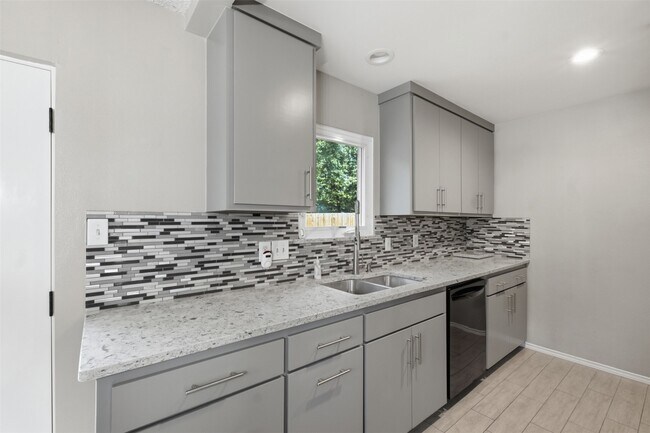 Building Photo - 4118 Garden Springs Dr