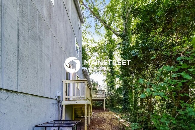 Building Photo - 3 Bedroom Pet-Friendly Home in Rex, GA with Main Street Renewal