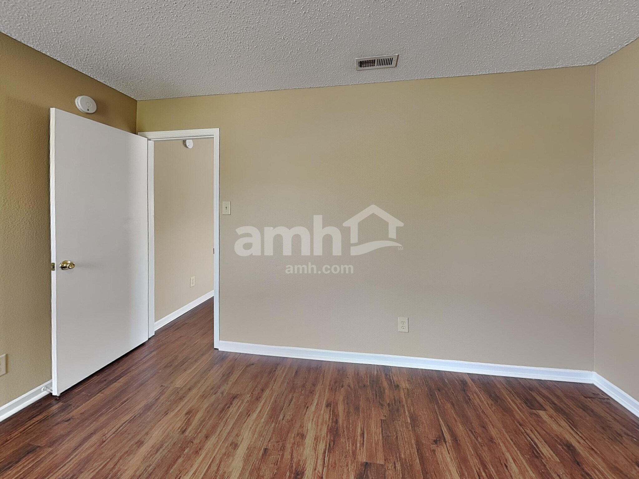 Building Photo - 12115 Maize Dr