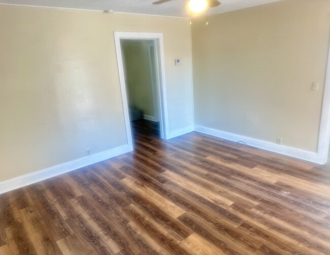 Building Photo - 214 Mara St