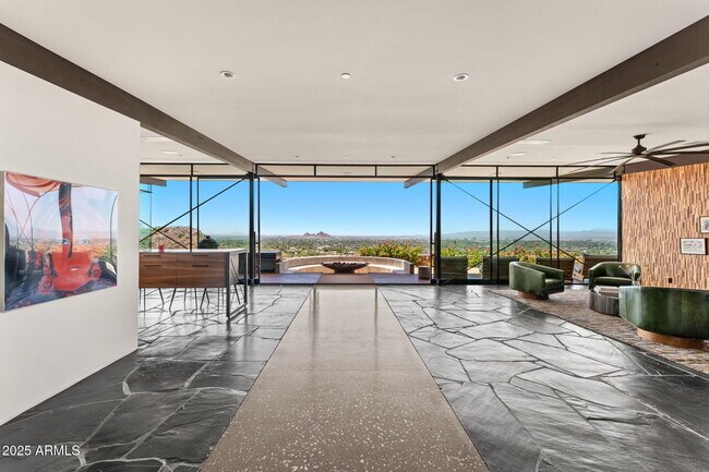 Building Photo - 4925 E Red Rock Dr