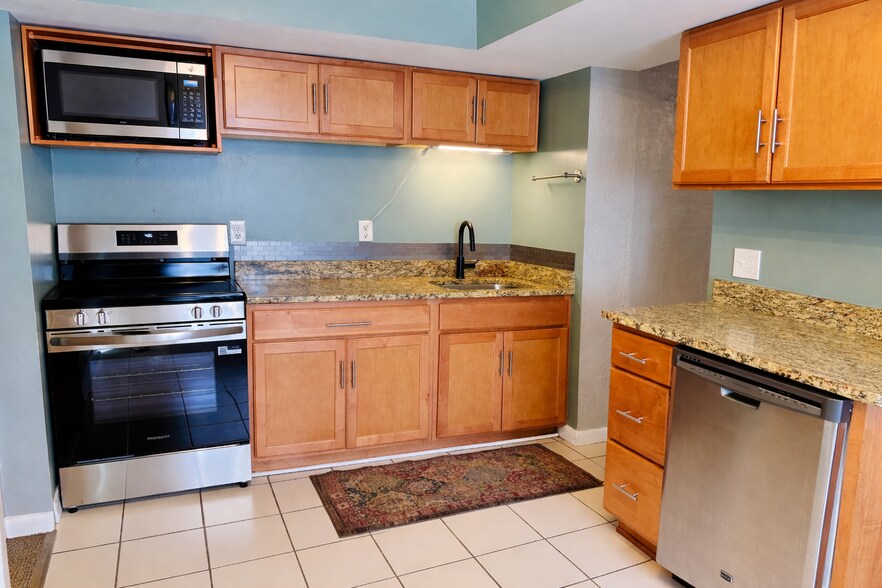 Building Photo - 146 Jersey St