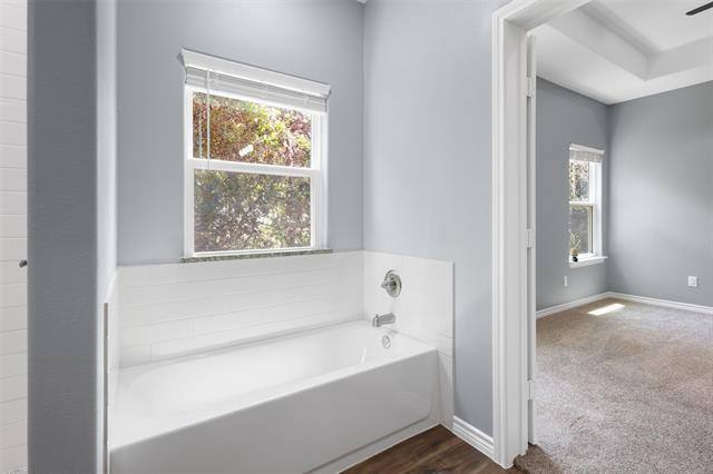 Building Photo - 652 River Garden Dr