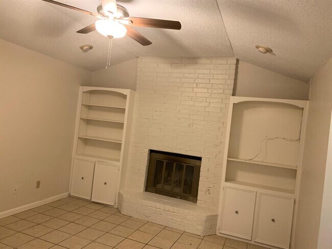 Building Photo - 904 Norwell Ln