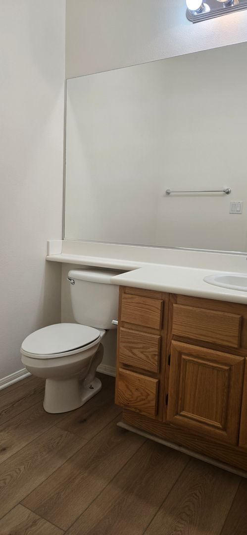 Building Photo - Spacious Redlands Family Home