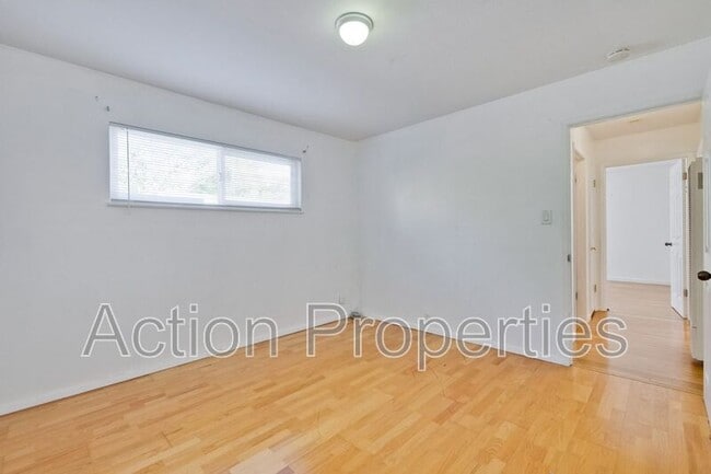 Building Photo - 2709 Alma St