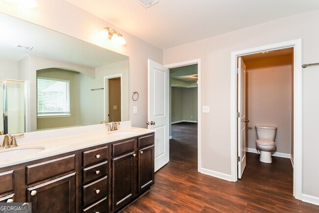 Building Photo - 4025 Tarnwood Pl