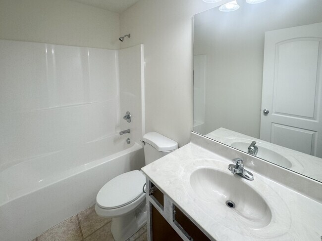 Building Photo - 2529 Moray Pl