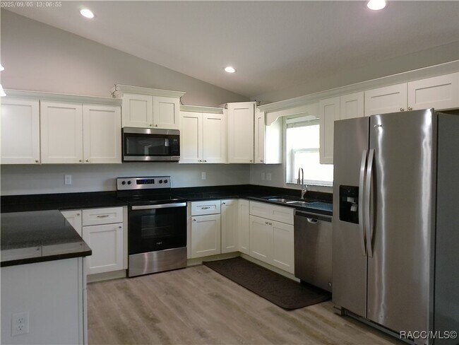 Building Photo - 9252 N Agatha Dr