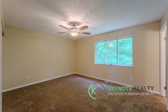 Building Photo - 1467 Hazelgrove Dr