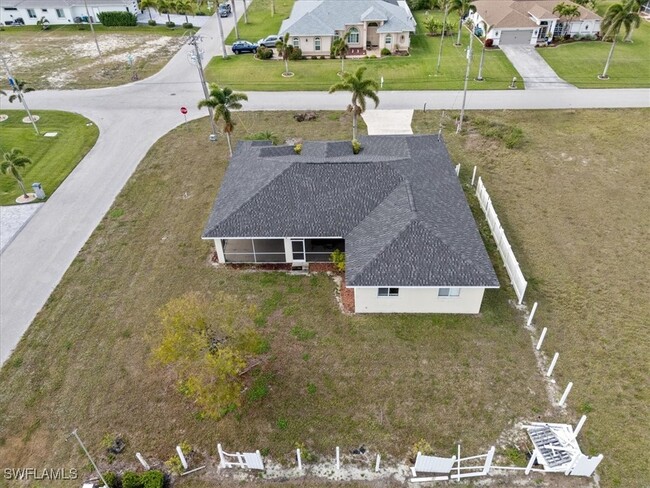 Building Photo - 2865 SW 25th Ave