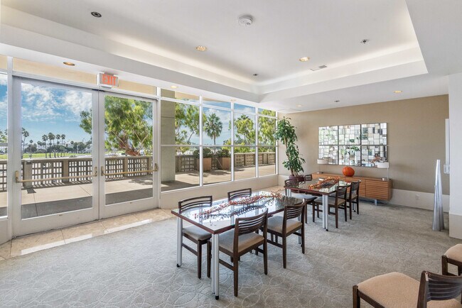 Building Photo - 700 E Ocean Blvd