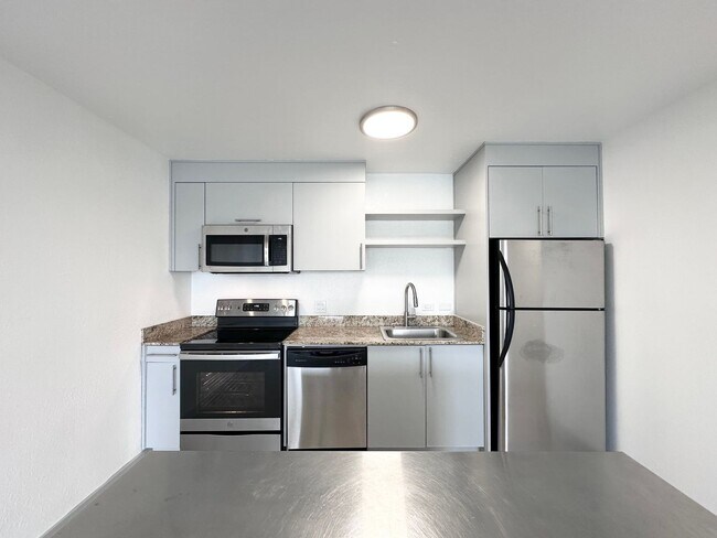 Building Photo - Newly Remodeled 1 bed 1 bath Condo in Down...