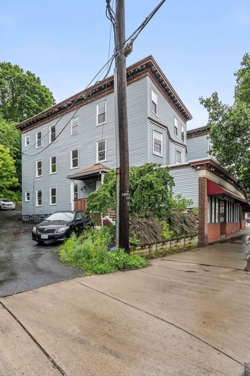 Building Photo - 570 Washington St