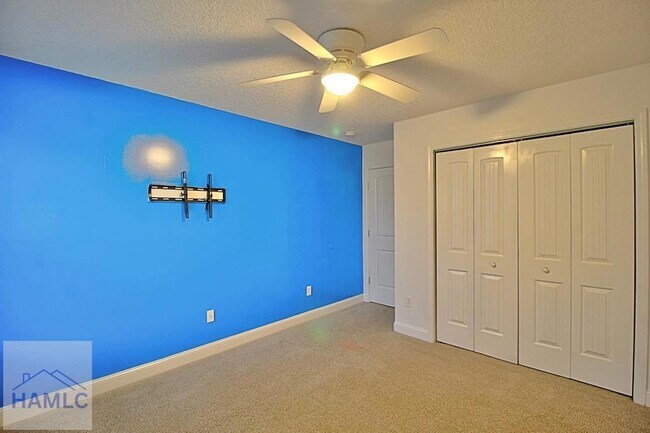 Building Photo - 432 Fairview Cir