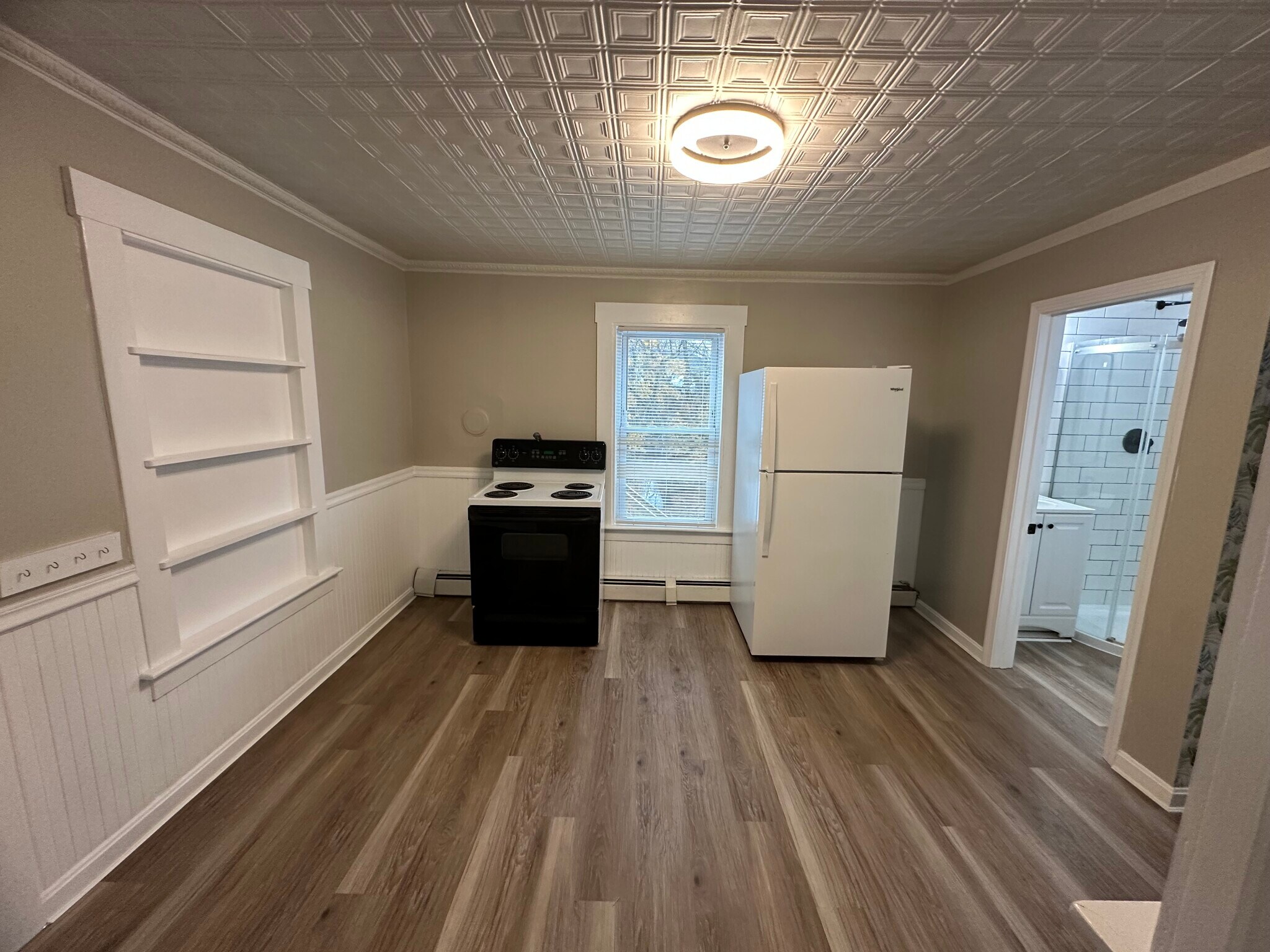 Building Photo - 17 Central St