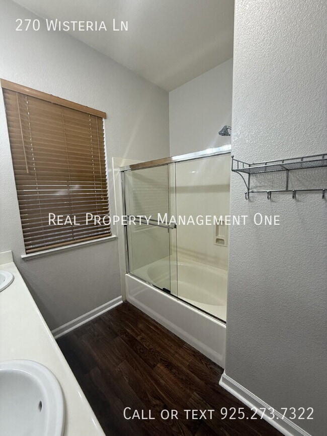 Building Photo - 270 Wisteria Ln