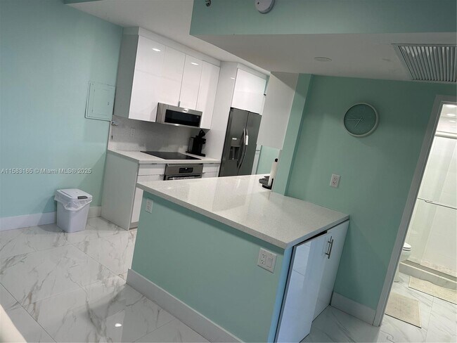 Building Photo - 2501 S Ocean Dr
