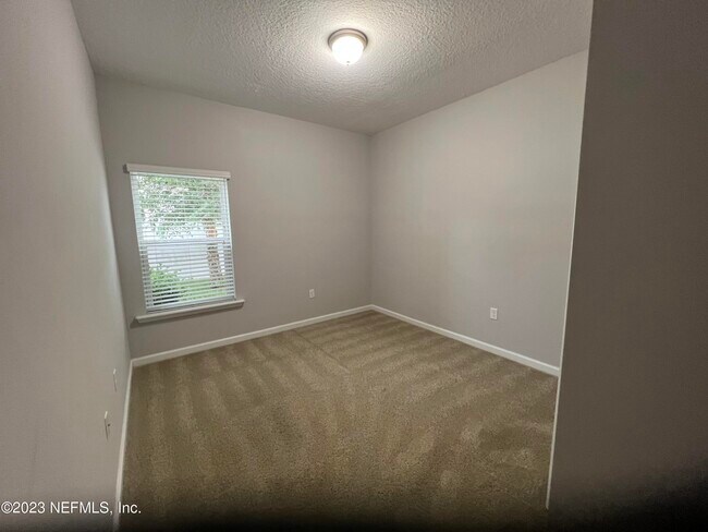 Building Photo - 84143 Swallowtail Dr