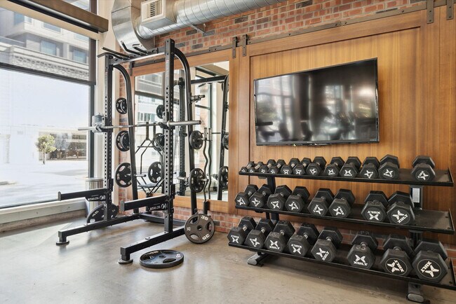 Building Photo - 185 Channel St