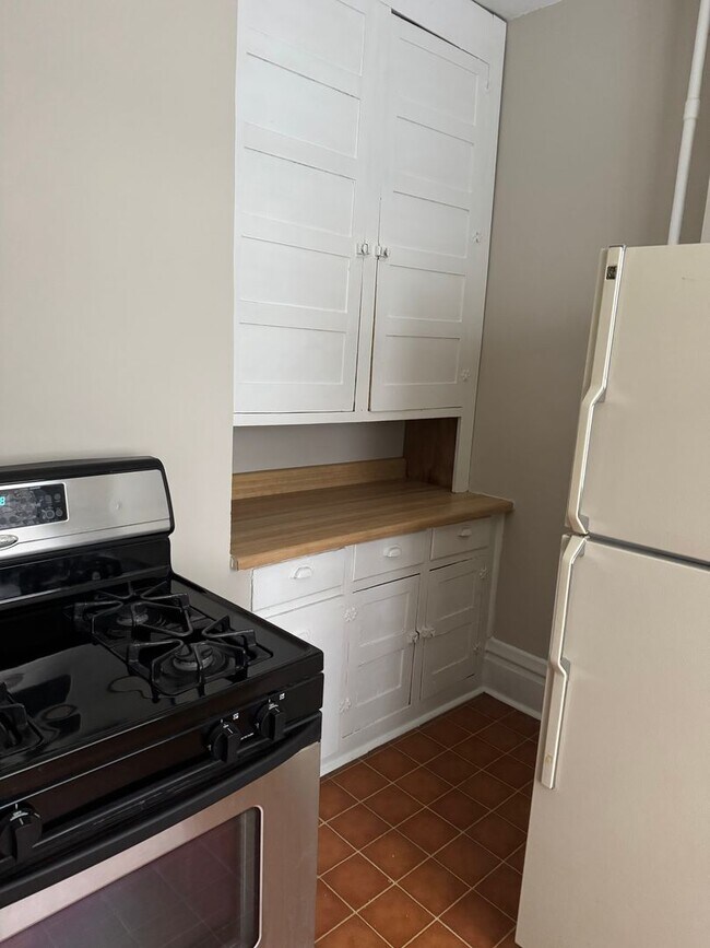 Building Photo - 1766-1768 Oak St