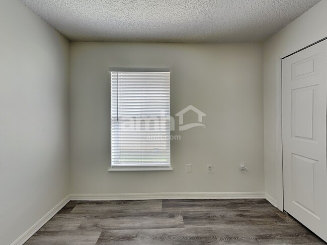 Building Photo - 3627 Gilmore Heights Rd N