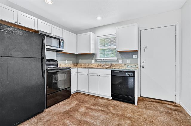 Building Photo - 712 Seven Oaks Rd