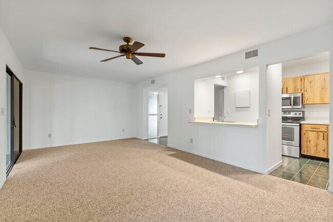 Building Photo - 16 Alcira Ct