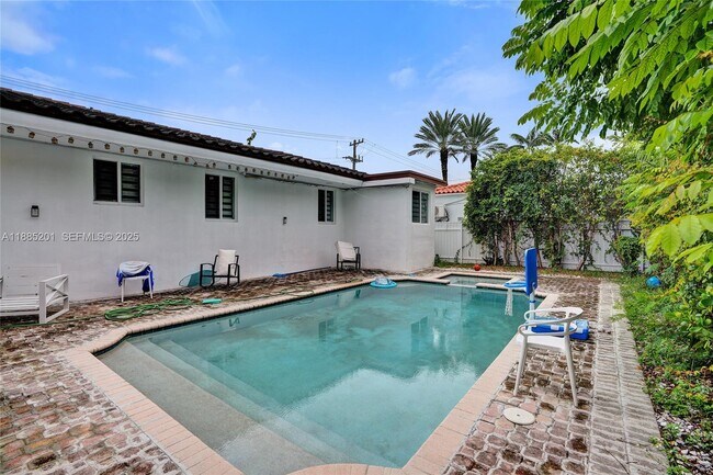 Building Photo - 3784 Sheridan Ave