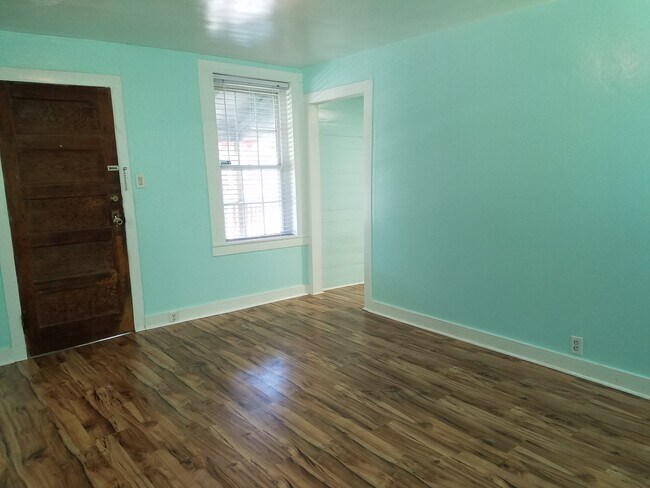 Living room - 104 N Olive St