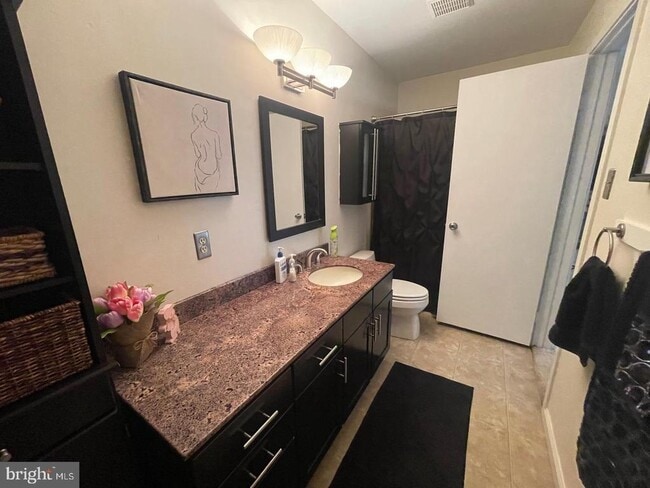Building Photo - 907 Gregorys Way