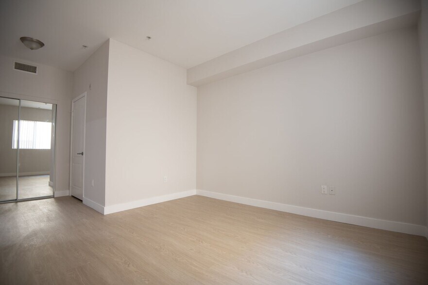 Building Photo - 7122 Amigo Ave