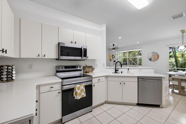 Building Photo - 9181 Villa Palma Ln