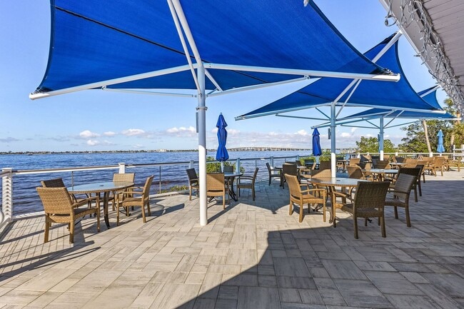 Building Photo - Waterfront! Annual Lease,  2 bedroom 2 bath plus bonus room