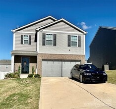 Building Photo - 1605 Blue Velvet Ln