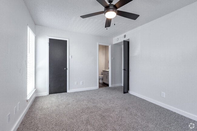 2BR, 2BA - 800SF (B1R-BAX) - 2nd Bedroom - Baxter