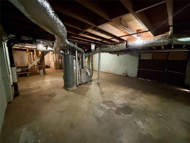 Building Photo - 3129 Nursery Rd SE