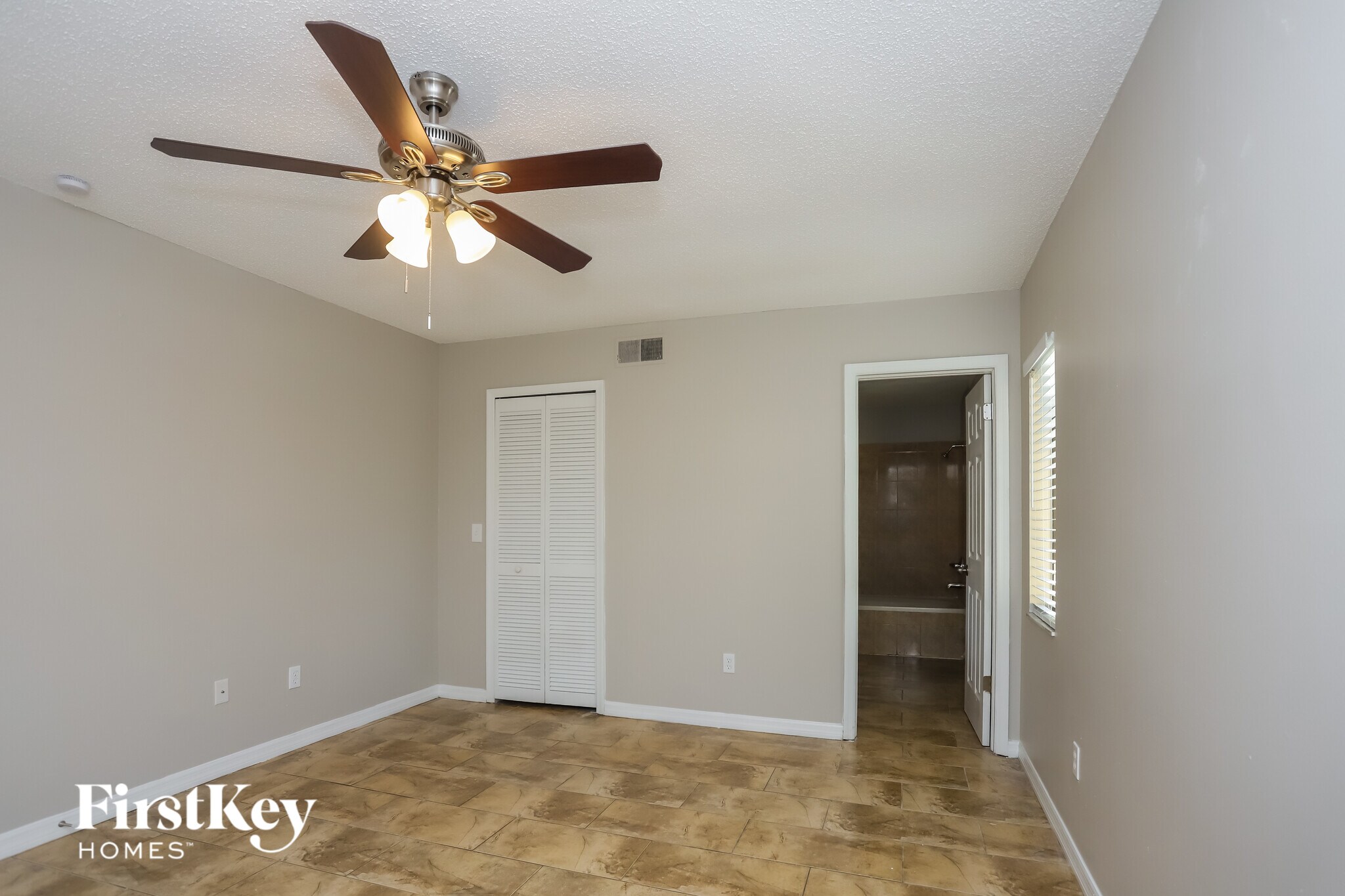 Building Photo - 1503 Chepacket St