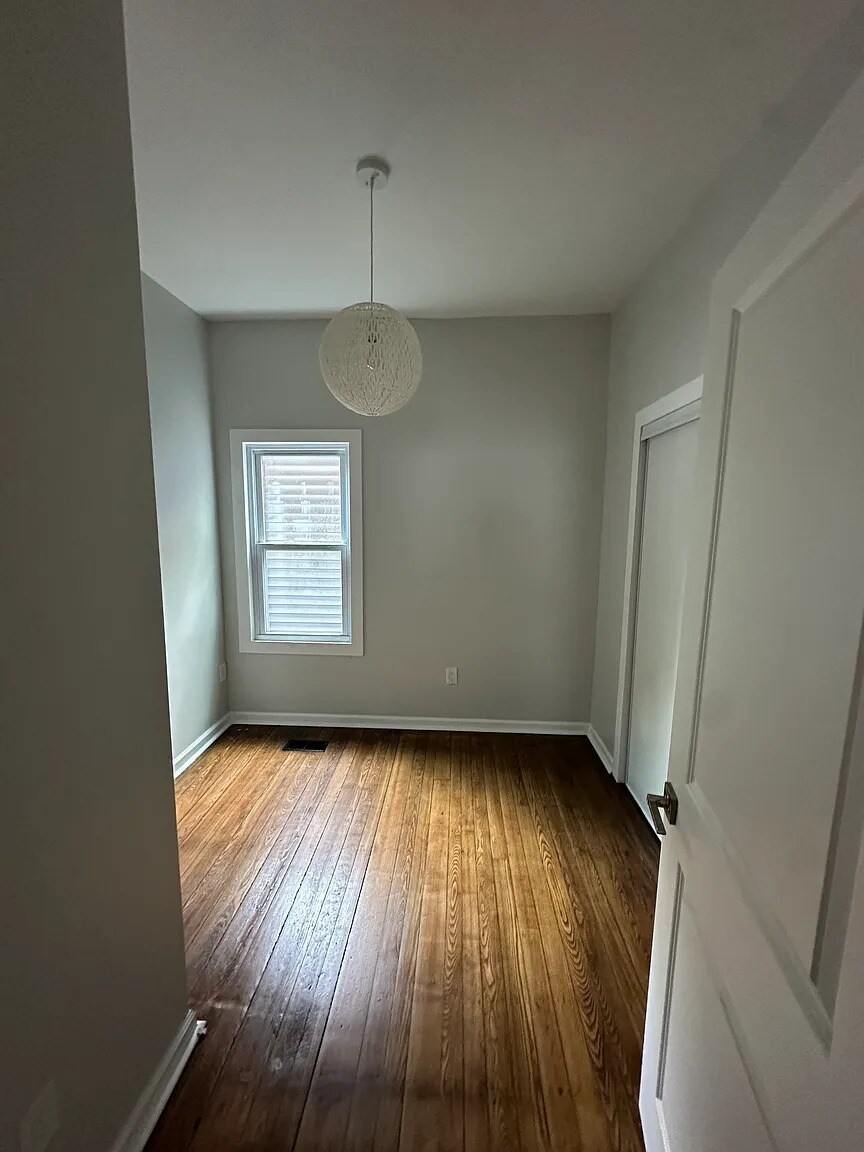 Building Photo - 1619 Starkweather Ave