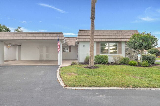 Building Photo - Annual furnished 2 bed/2 bath Villa in Sarasota close to Siesta Key!